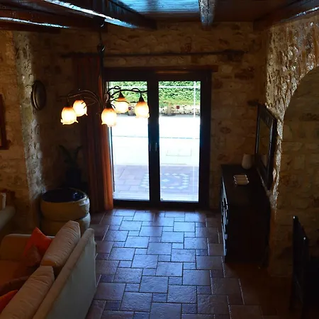 Villa George Stone *