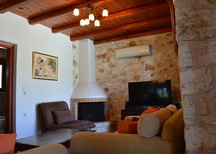 George Stone Villa Antipata (Erisos)