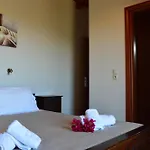 Villa George Stone *